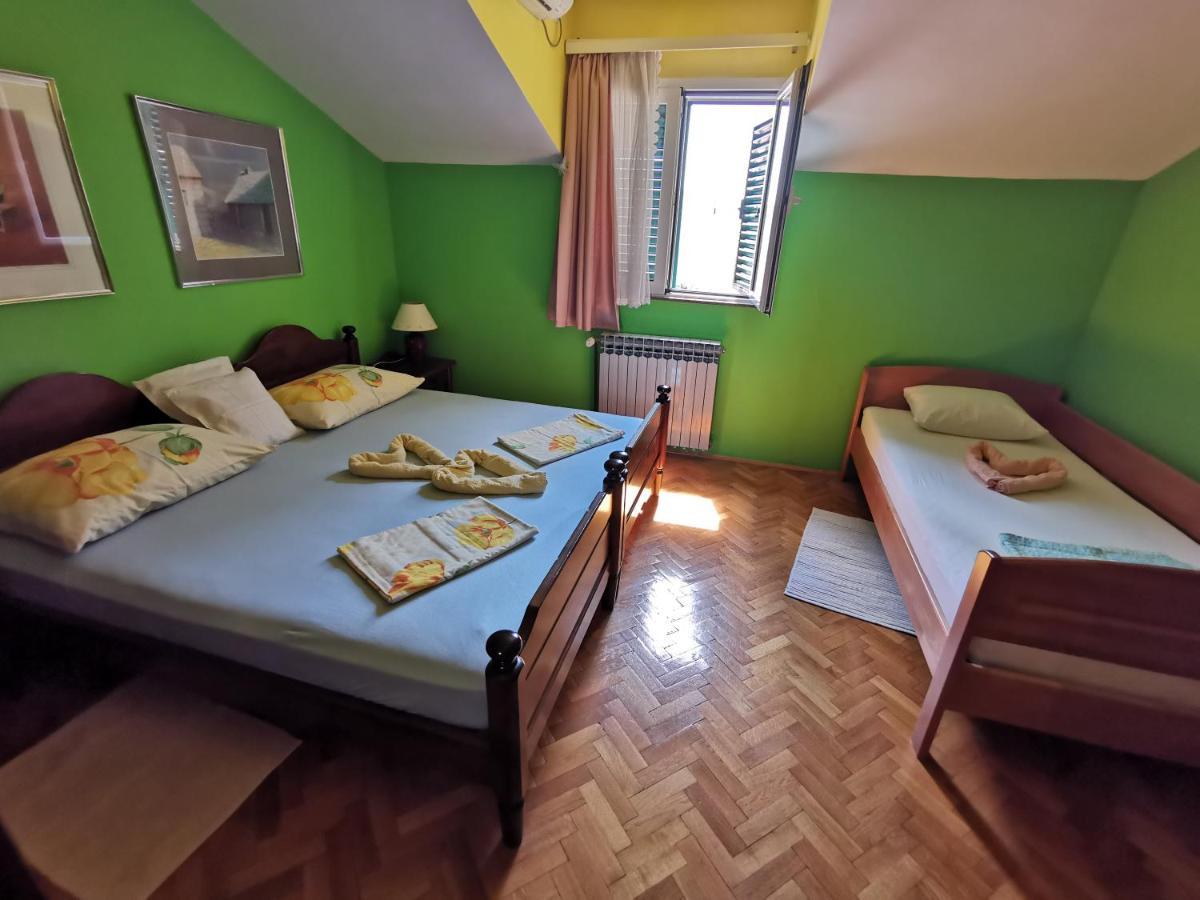 Apartment Nina Podstrana